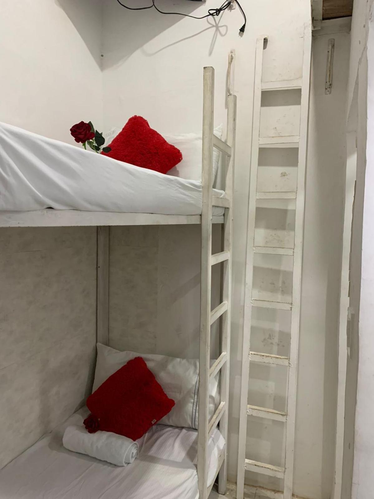 Hostal Marbella 47 Cartagena Екстер'єр фото